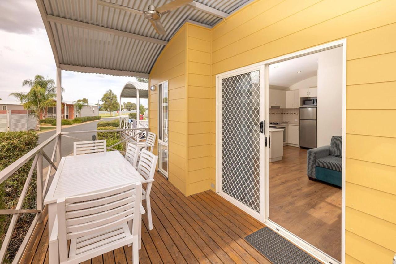 Big4 Deniliquin Holiday Park Экстерьер фото
