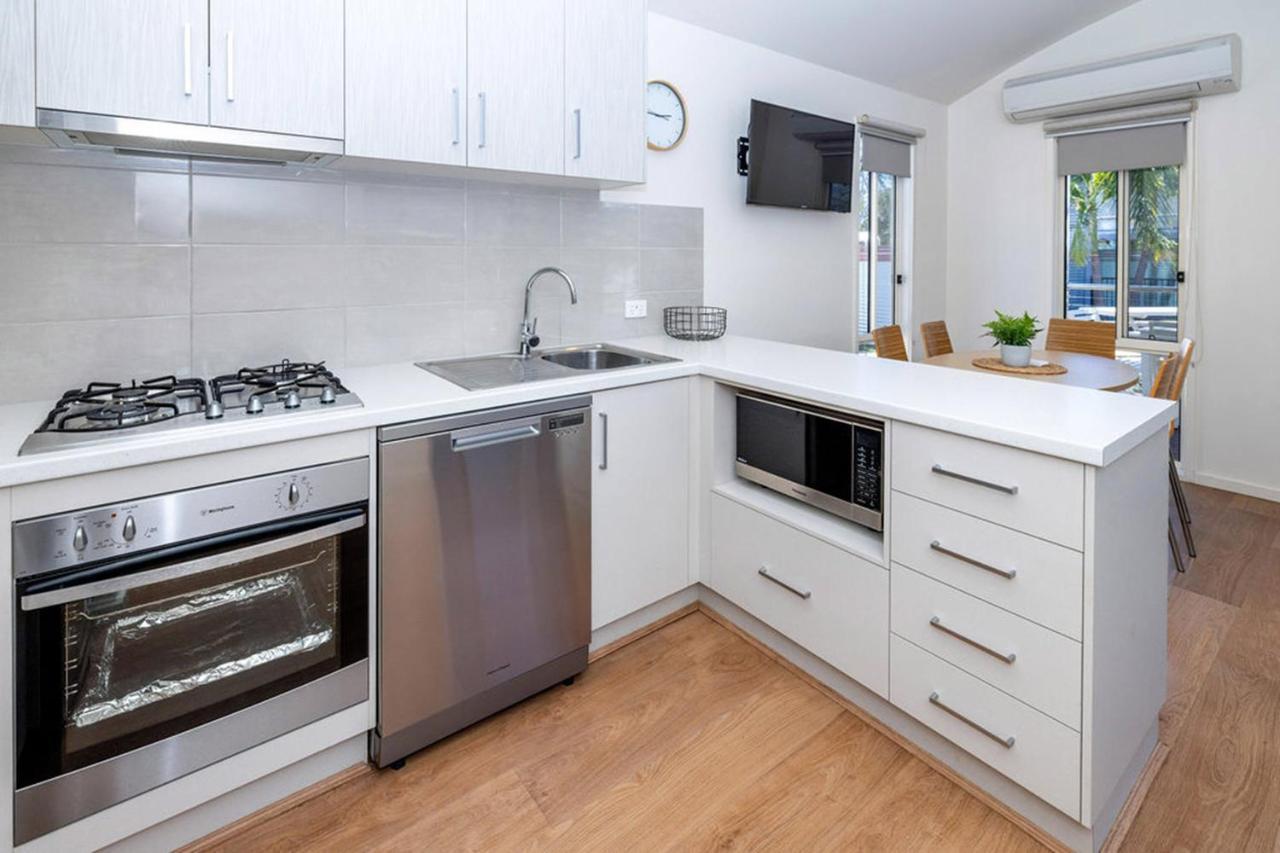 Big4 Deniliquin Holiday Park Экстерьер фото