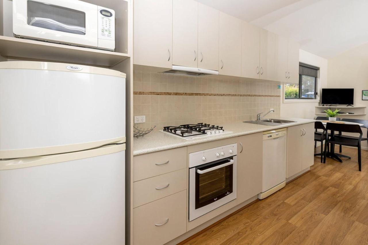 Big4 Deniliquin Holiday Park Экстерьер фото