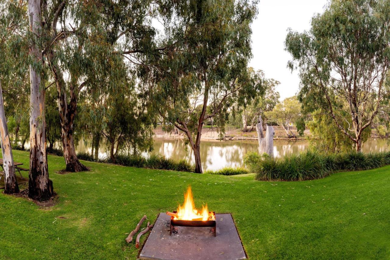 Big4 Deniliquin Holiday Park Экстерьер фото
