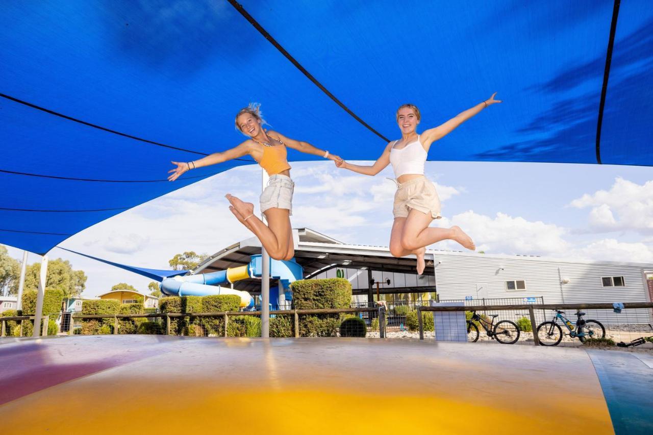 Big4 Deniliquin Holiday Park Экстерьер фото