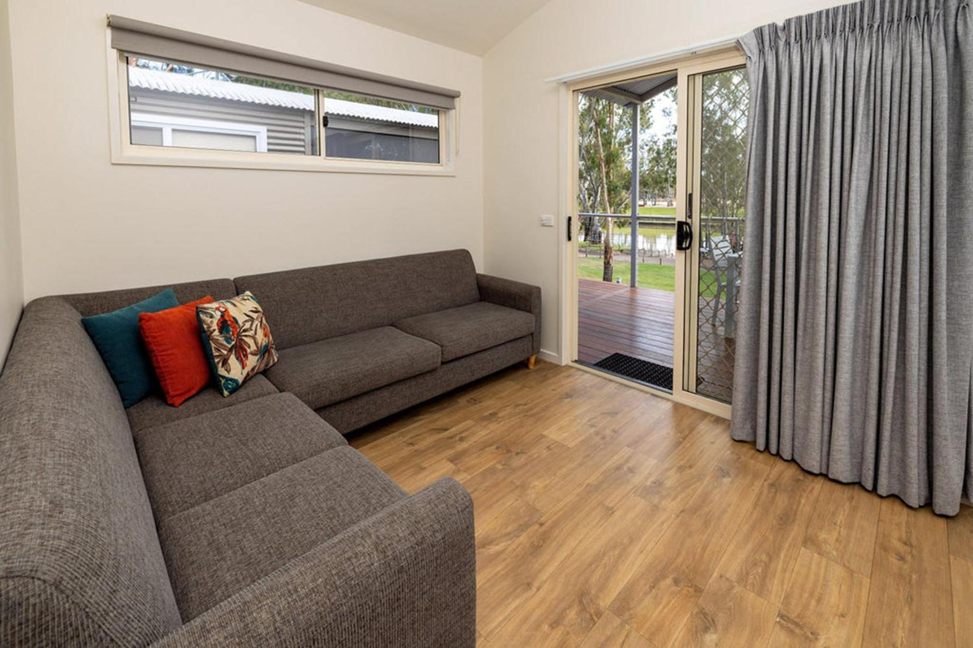 Big4 Deniliquin Holiday Park Номер фото