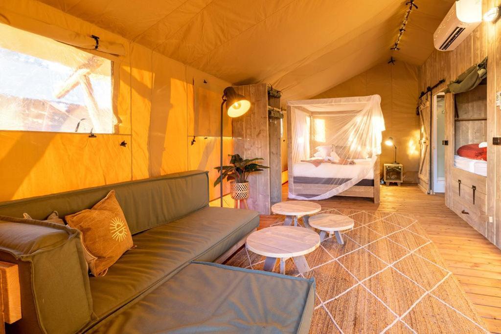 Big4 Deniliquin Holiday Park Экстерьер фото
