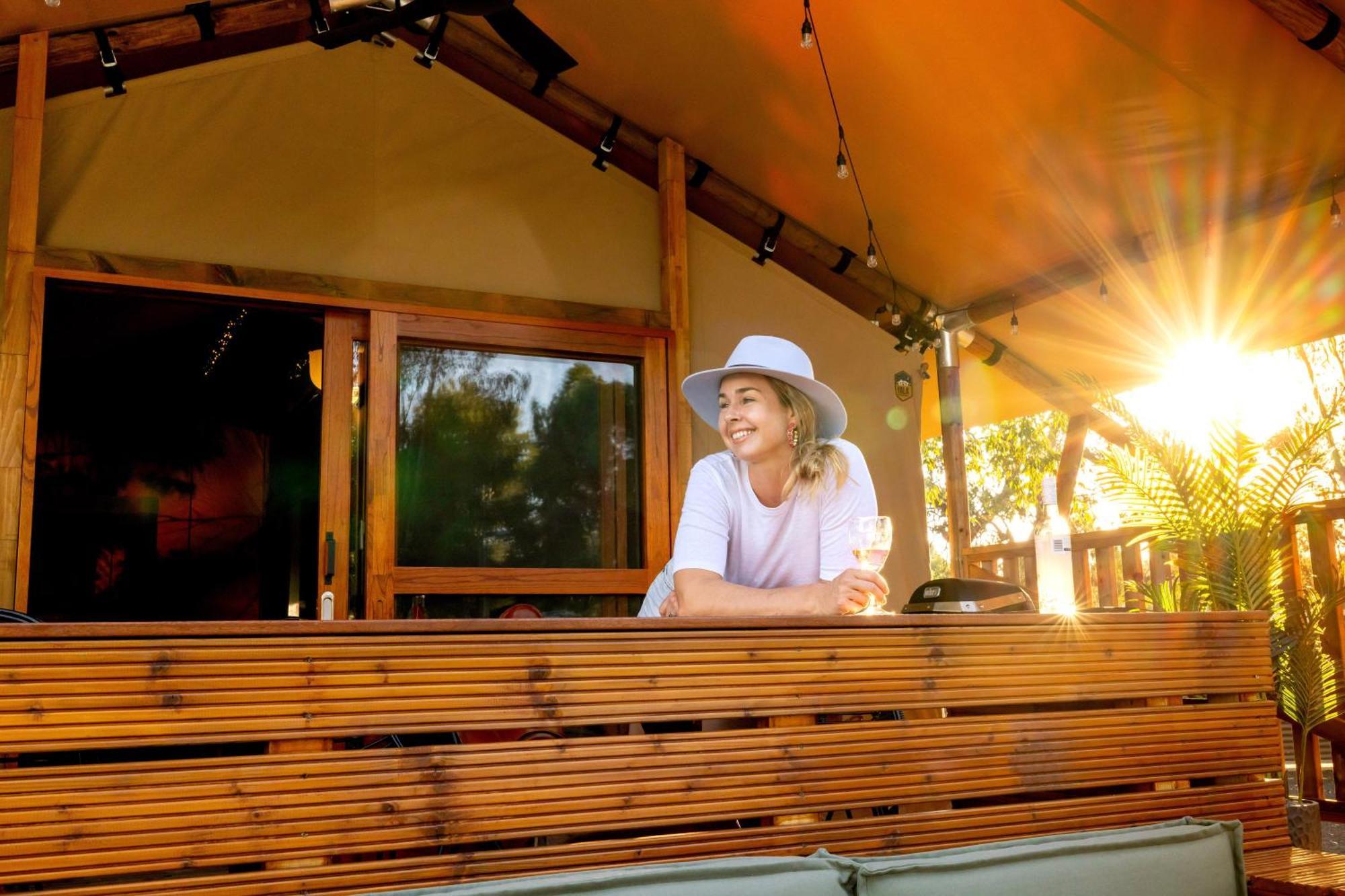 Big4 Deniliquin Holiday Park Экстерьер фото