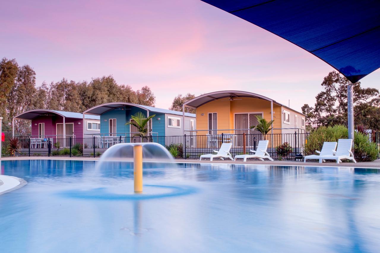 Big4 Deniliquin Holiday Park Экстерьер фото