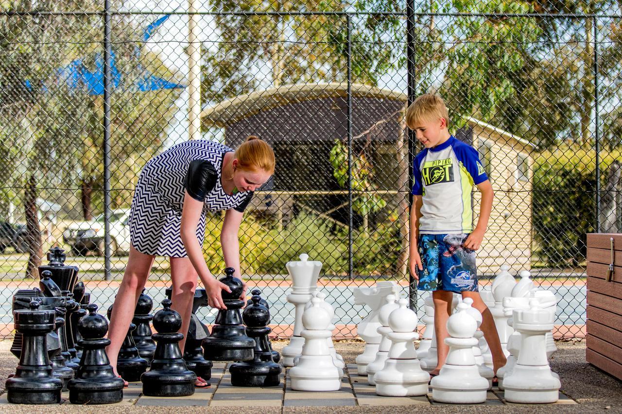 Big4 Deniliquin Holiday Park Экстерьер фото